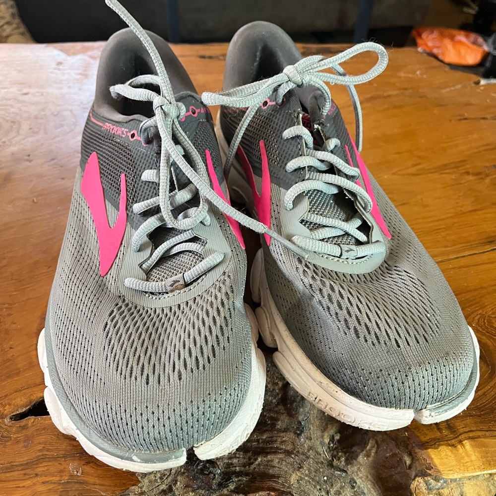 Brooks Anthem Women’s Running Shoes Gray Pink Size 11